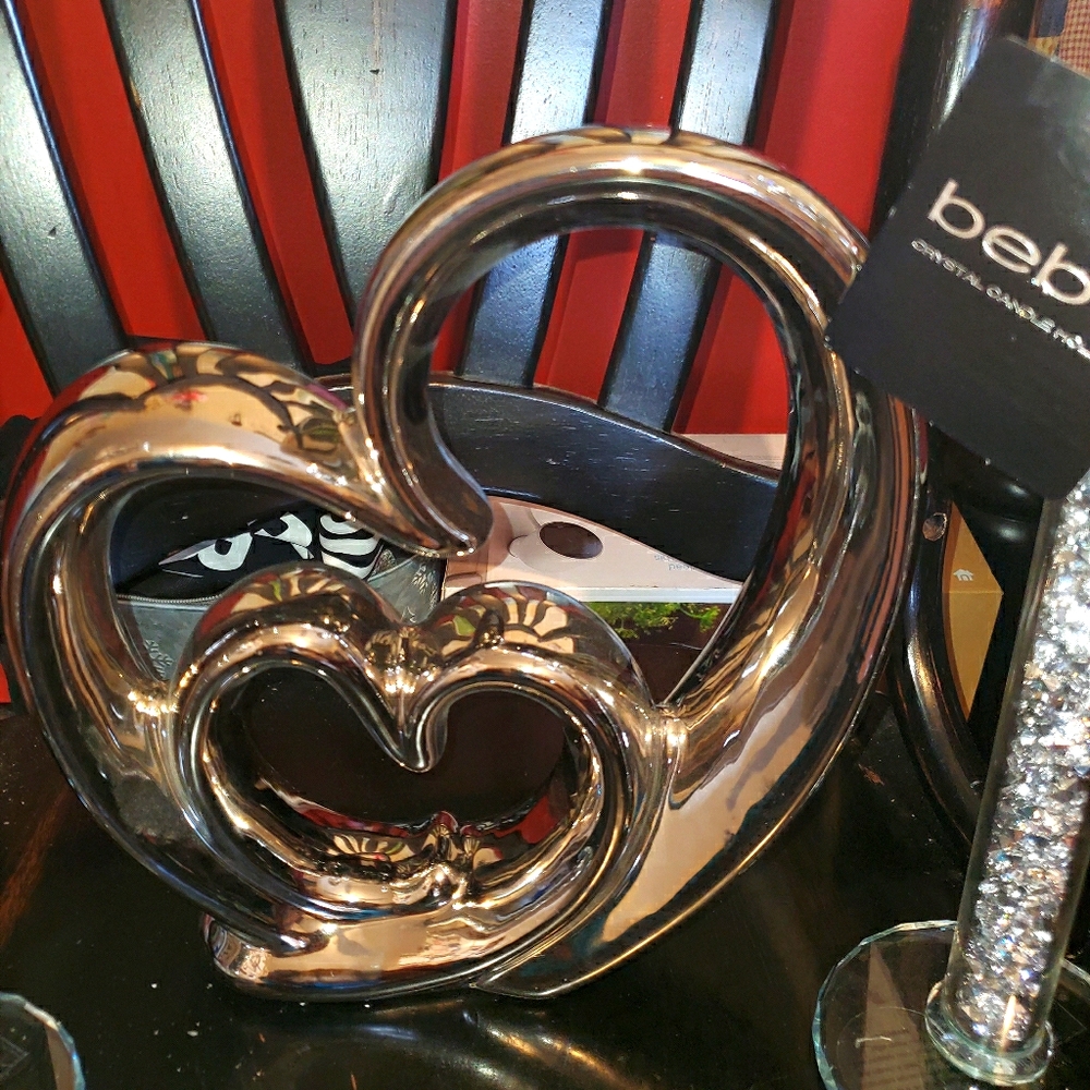 Bebe sliver chrome heart center piece